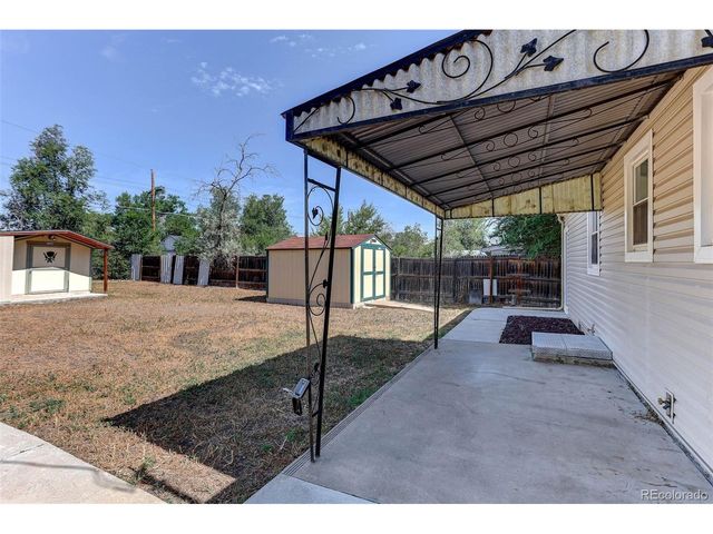 805 Kingston St, Aurora, CO 80010