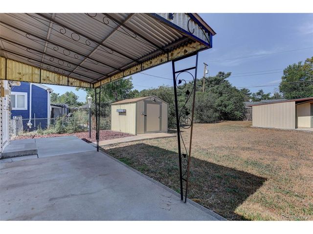 805 Kingston St, Aurora, CO 80010