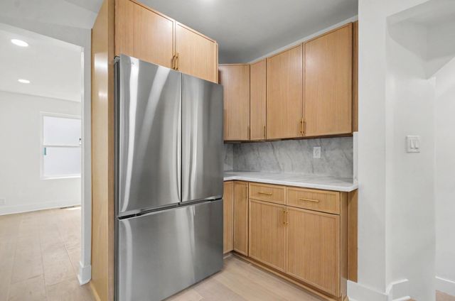 10810 Hart Avenue, Huntington Woods, MI 48070