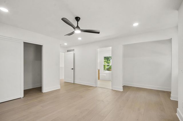 10810 Hart Avenue, Huntington Woods, MI 48070