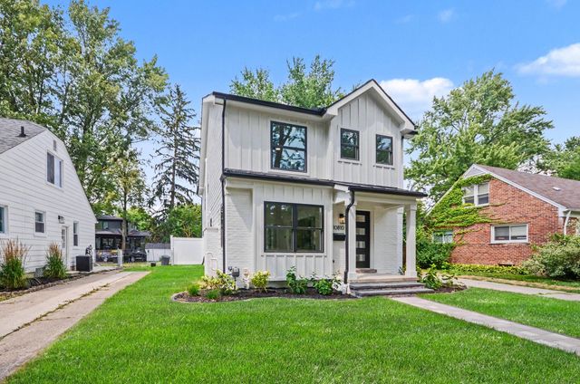10810 Hart Avenue, Huntington Woods, MI 48070