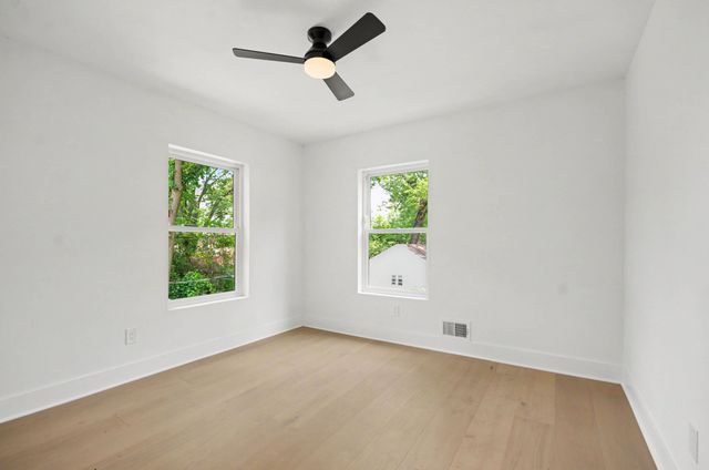 10810 Hart Avenue, Huntington Woods, MI 48070