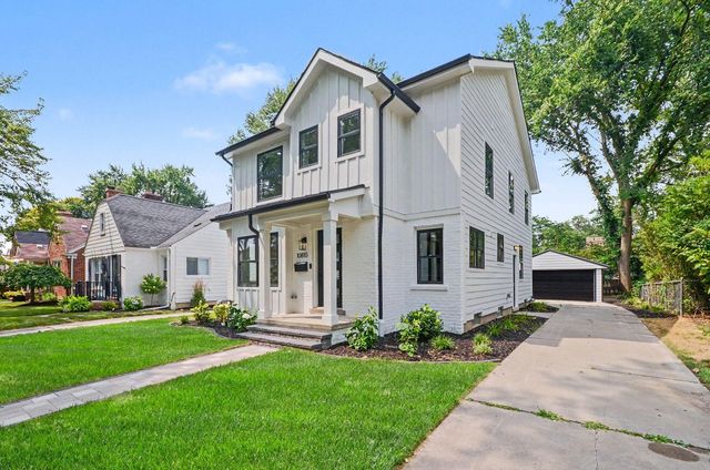 10810 Hart Avenue, Huntington Woods, MI 48070