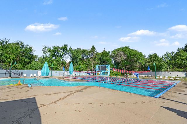 10810 Hart Avenue, Huntington Woods, MI 48070