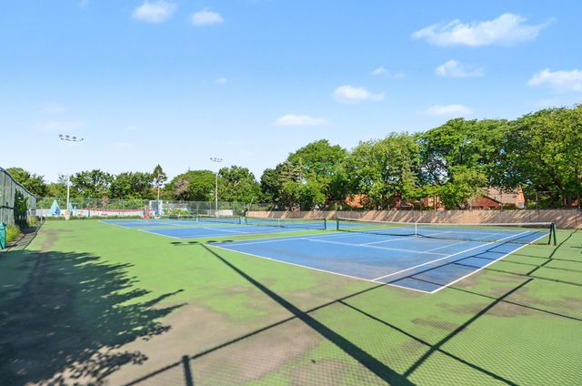 10810 Hart Avenue, Huntington Woods, MI 48070