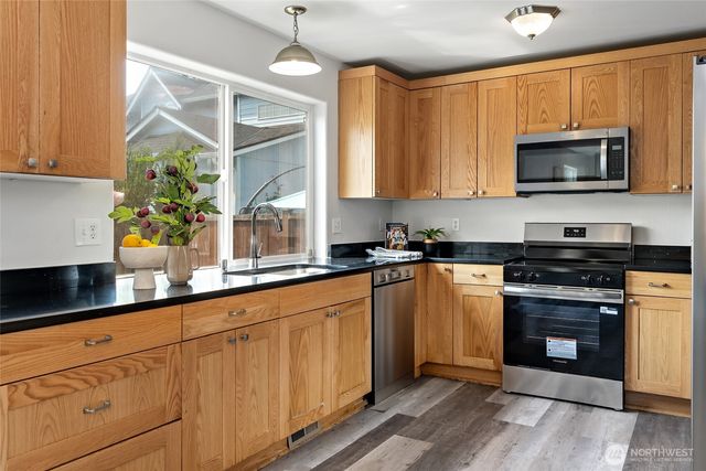 8724 134th Street Ct E, Puyallup, WA 98373