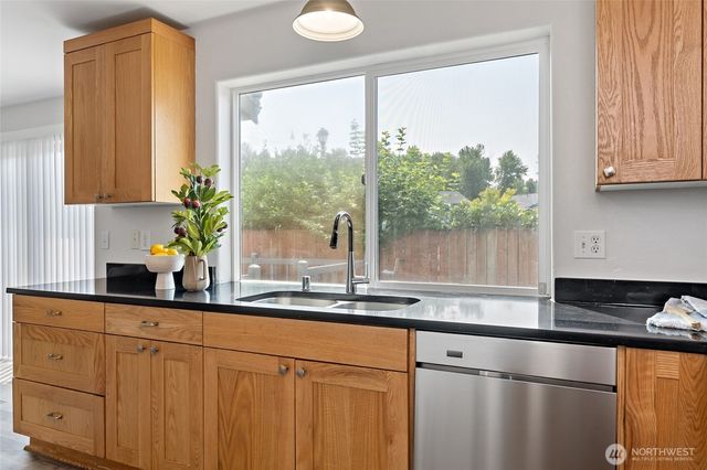 8724 134th Street Ct E, Puyallup, WA 98373