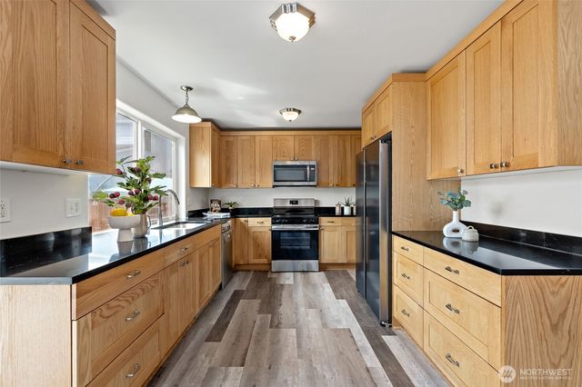 8724 134th Street Ct E, Puyallup, WA 98373
