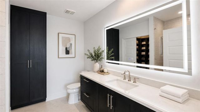 1080 Peachtree Street NE 3403, Atlanta, GA 30309