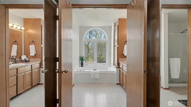 16302 230th Avenue SE, Maple Valley, WA 98038