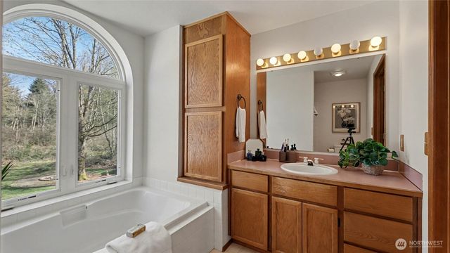 16302 230th Avenue SE, Maple Valley, WA 98038