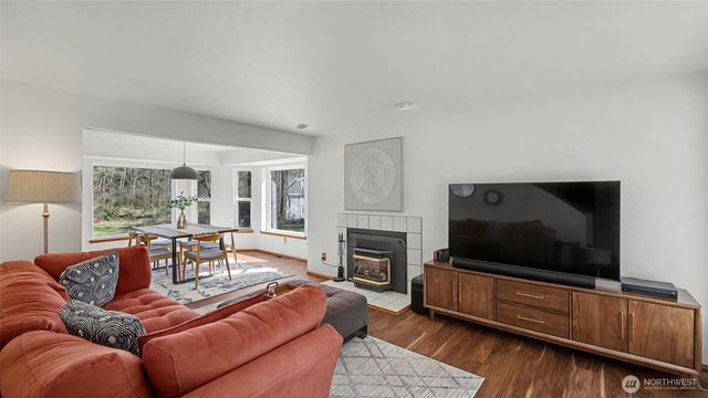 16302 230th Avenue SE, Maple Valley, WA 98038