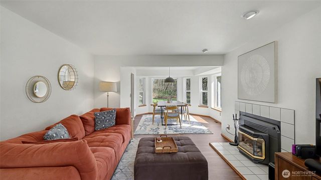 16302 230th Avenue SE, Maple Valley, WA 98038