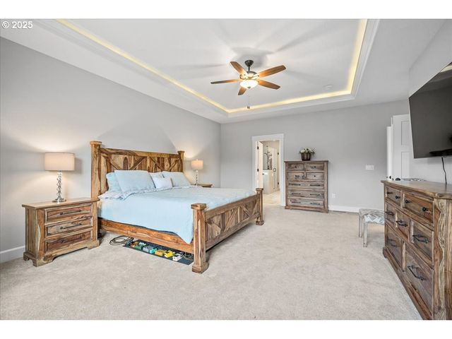 19698 CEDARWOOD Way, Oregon City, OR 97045