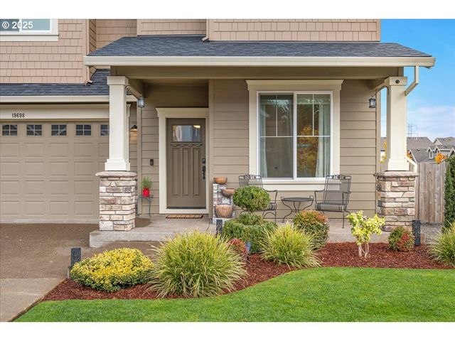 19698 CEDARWOOD Way, Oregon City, OR 97045