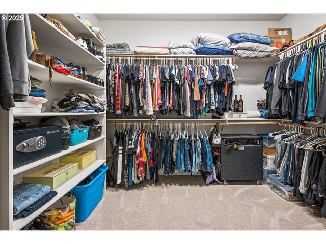 19698 CEDARWOOD Way, Oregon City, OR 97045