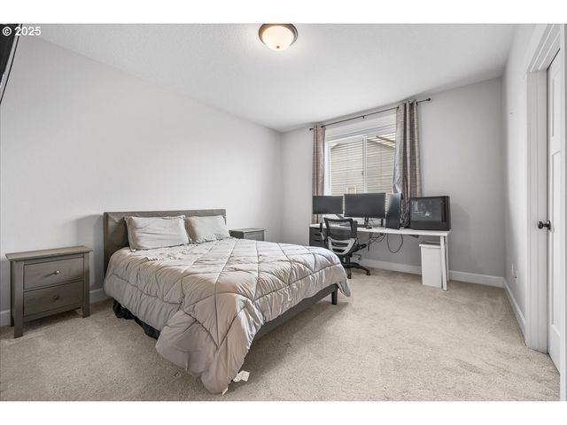 19698 CEDARWOOD Way, Oregon City, OR 97045