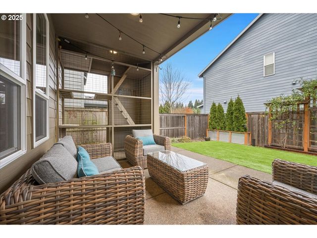 19698 CEDARWOOD Way, Oregon City, OR 97045