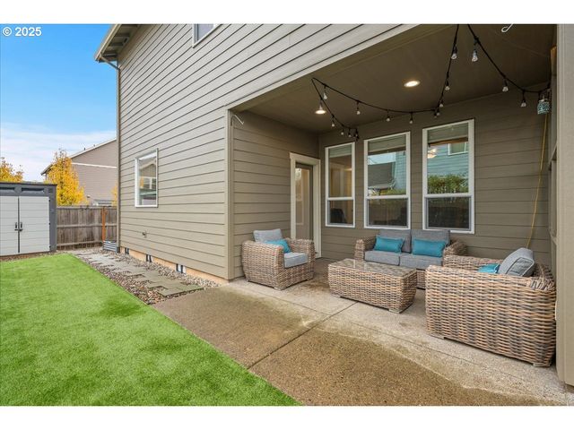 19698 CEDARWOOD Way, Oregon City, OR 97045