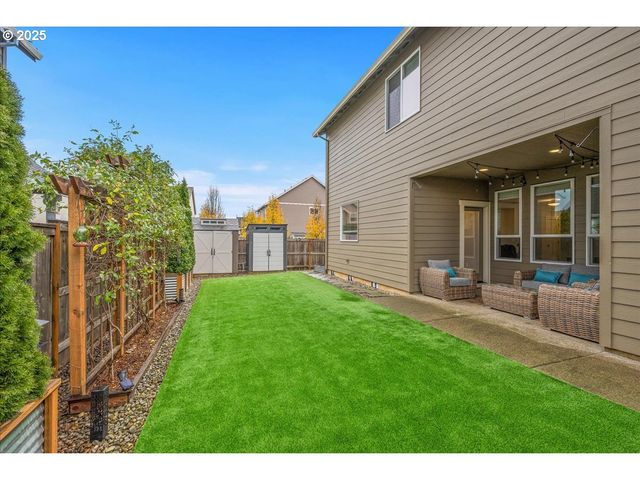 19698 CEDARWOOD Way, Oregon City, OR 97045