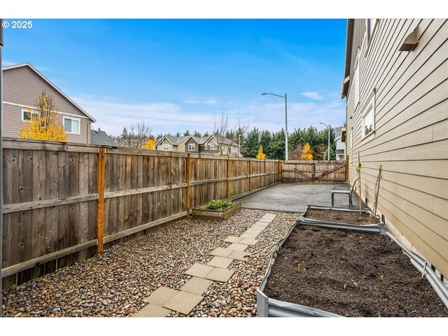 19698 CEDARWOOD Way, Oregon City, OR 97045