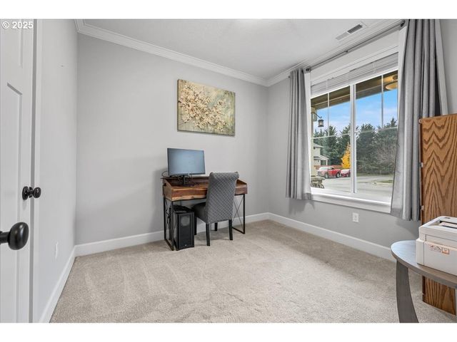 19698 CEDARWOOD Way, Oregon City, OR 97045