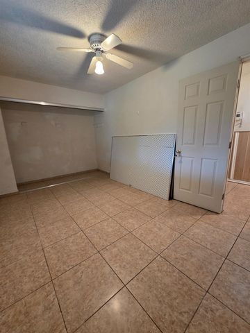 807 Olds Ave, Livingston, CA 95334