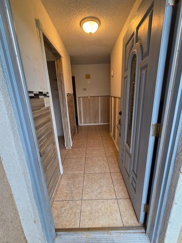 807 Olds Ave, Livingston, CA 95334