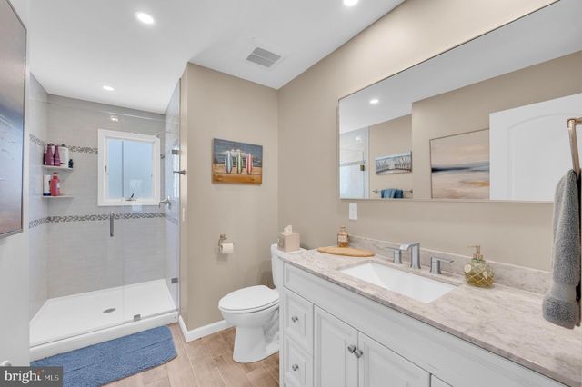 46 S 2ND ST, Surf City, NJ 08008