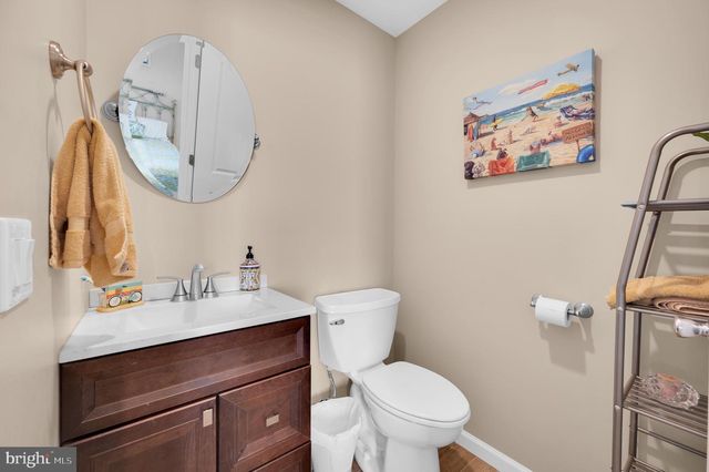 46 S 2ND ST, Surf City, NJ 08008