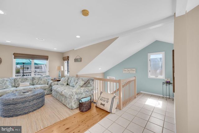 46 S 2ND ST, Surf City, NJ 08008