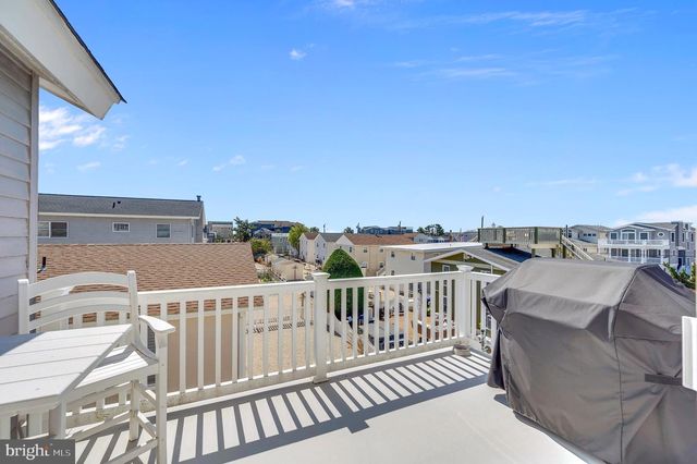 46 S 2ND ST, Surf City, NJ 08008