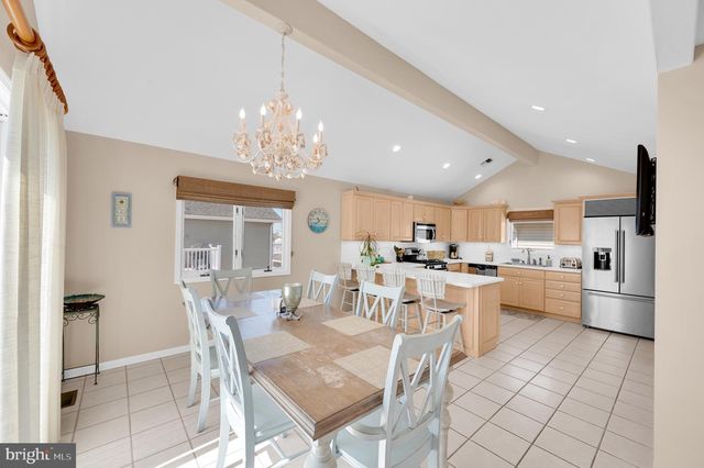 46 S 2ND ST, Surf City, NJ 08008