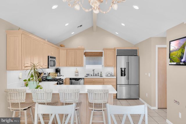 46 S 2ND ST, Surf City, NJ 08008
