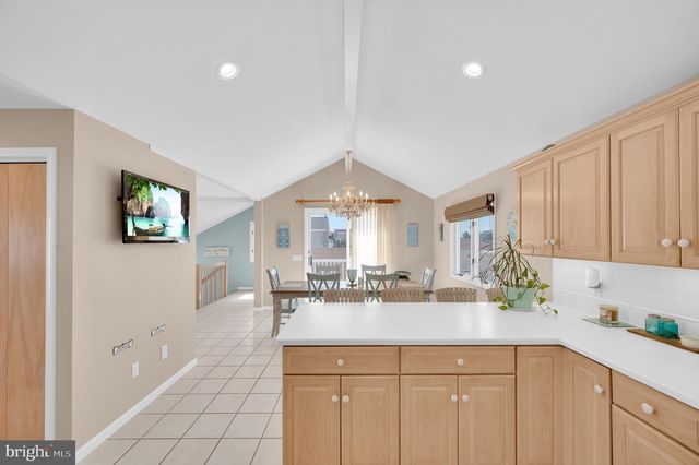 46 S 2ND ST, Surf City, NJ 08008