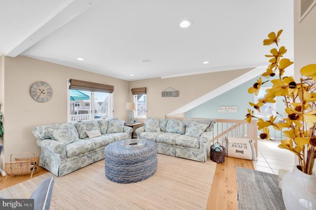 46 S 2ND ST, Surf City, NJ 08008