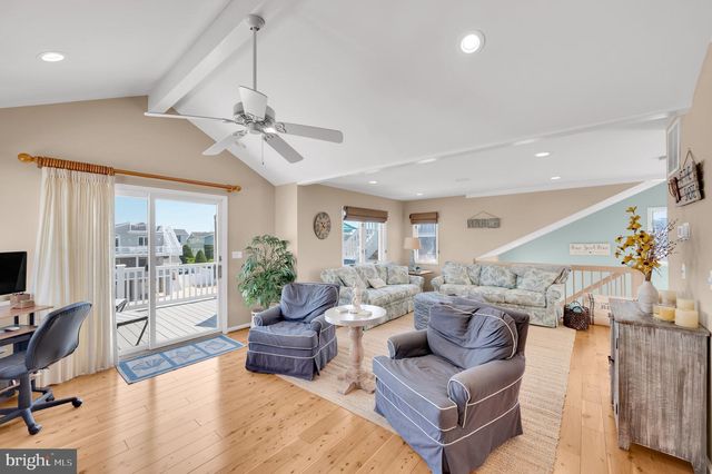 46 S 2ND ST, Surf City, NJ 08008