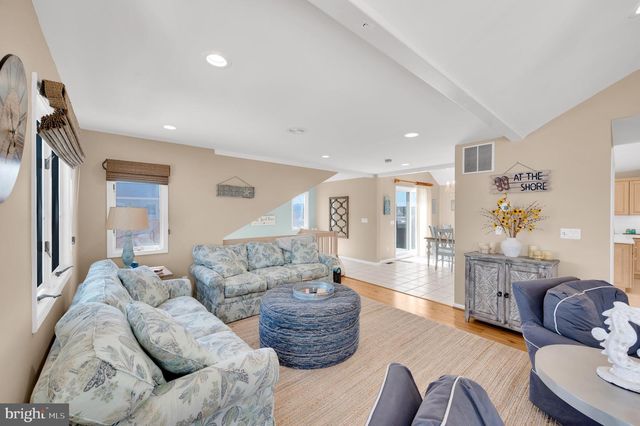 46 S 2ND ST, Surf City, NJ 08008