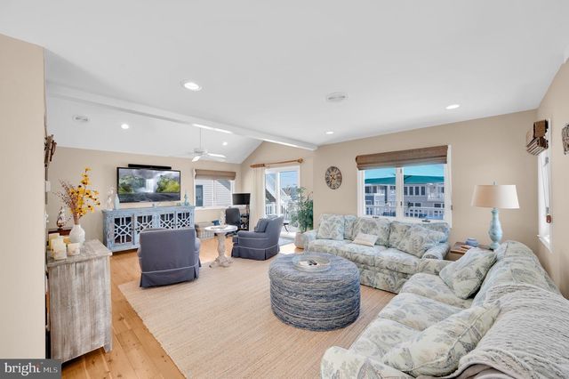 46 S 2ND ST, Surf City, NJ 08008