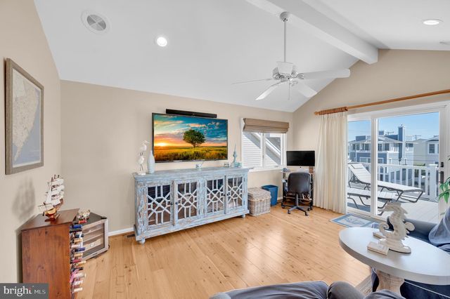 46 S 2ND ST, Surf City, NJ 08008