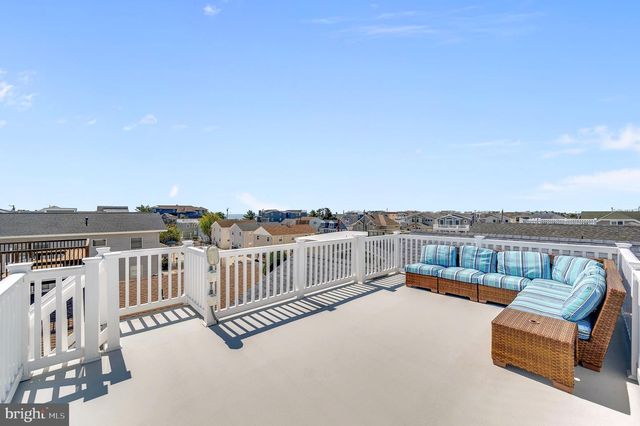 46 S 2ND ST, Surf City, NJ 08008