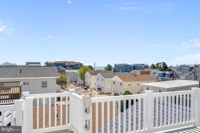 46 S 2ND ST, Surf City, NJ 08008