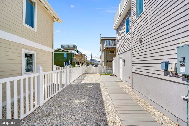 46 S 2ND ST, Surf City, NJ 08008