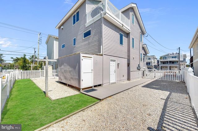 46 S 2ND ST, Surf City, NJ 08008