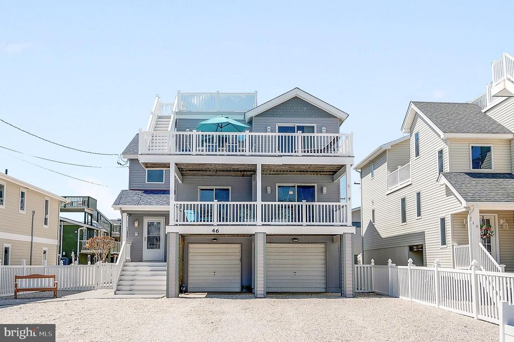 46 S 2ND ST, Surf City, NJ 08008