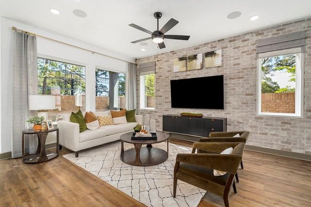 405 Kinley Oaks Drive, Houston, TX 77079
