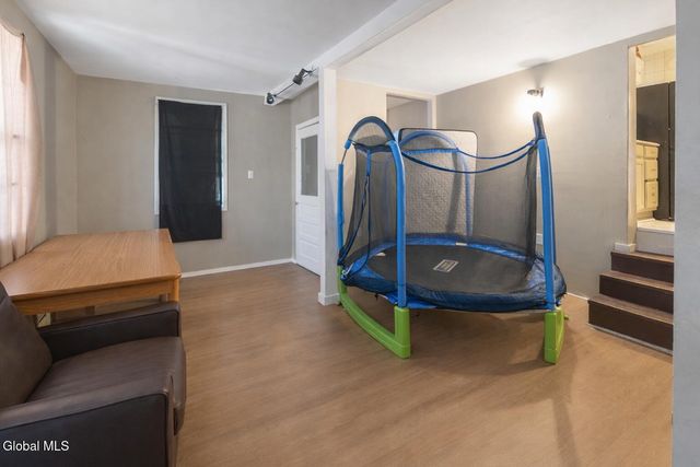 124 Mountainview Avenue, Brunswick, NY 12180