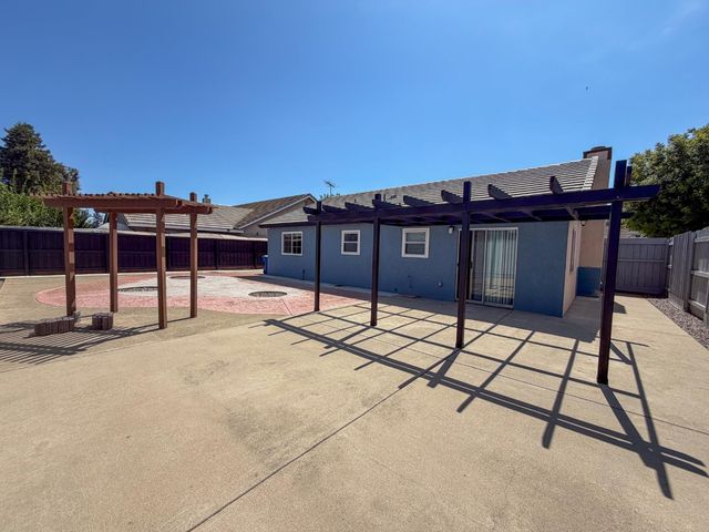 1313 Fannell Dr, Ceres, CA 95307