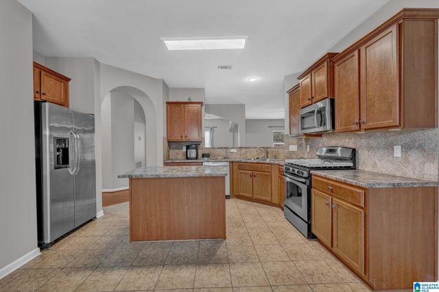 208 CREEKSIDE COURT, Pelham, AL 35124