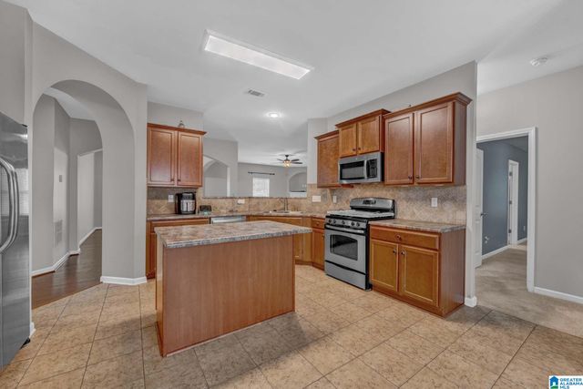 208 CREEKSIDE COURT, Pelham, AL 35124